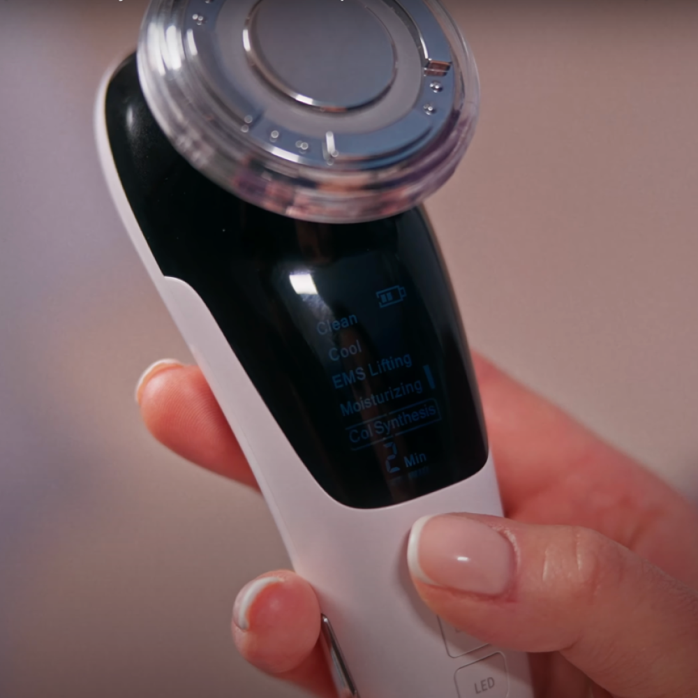 Mikroprądowy masażer do liftingu twarzy Skin Lifting 7.0 White – EMS, LED (Japonia)